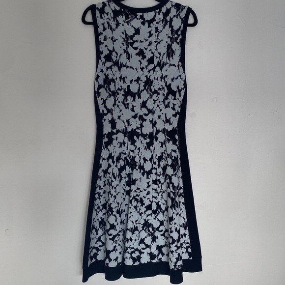 NWT-Black and White DKNY Crewneck Knit Dress, Sz S - Picture 10 of 10